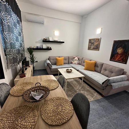 Apartment Near The Centre Of ติรานา ภายนอก รูปภาพ