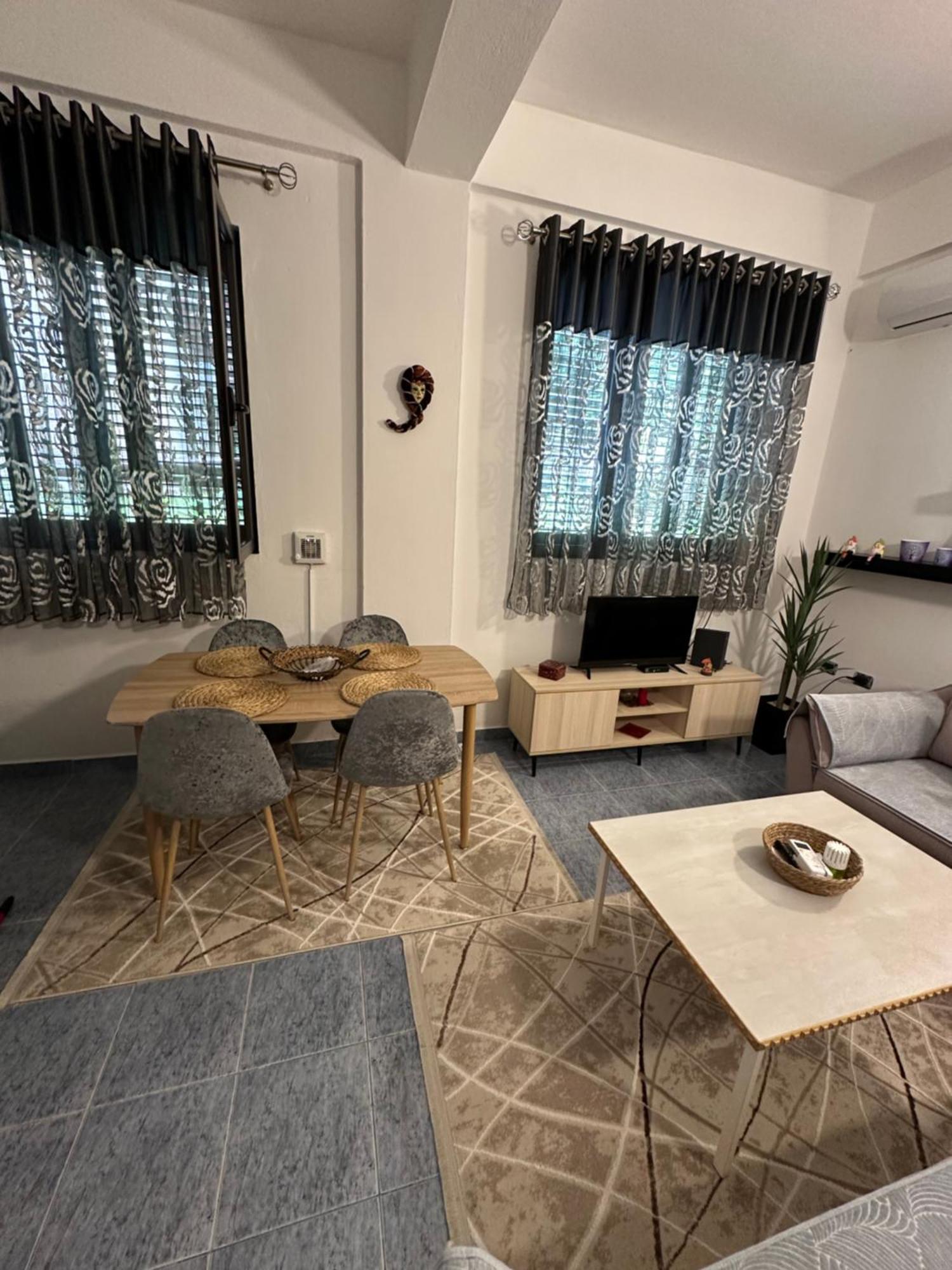 Apartment Near The Centre Of ติรานา ภายนอก รูปภาพ